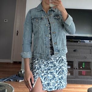 Levi’s denim jacket never worn size XS